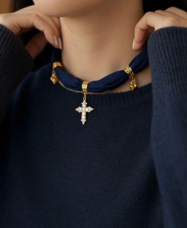 Collar Cruz Urbana